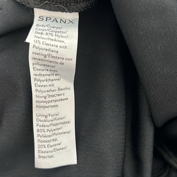 SPANX Faux Leather quilted Moto Legging size Small - Picture 8 of 10